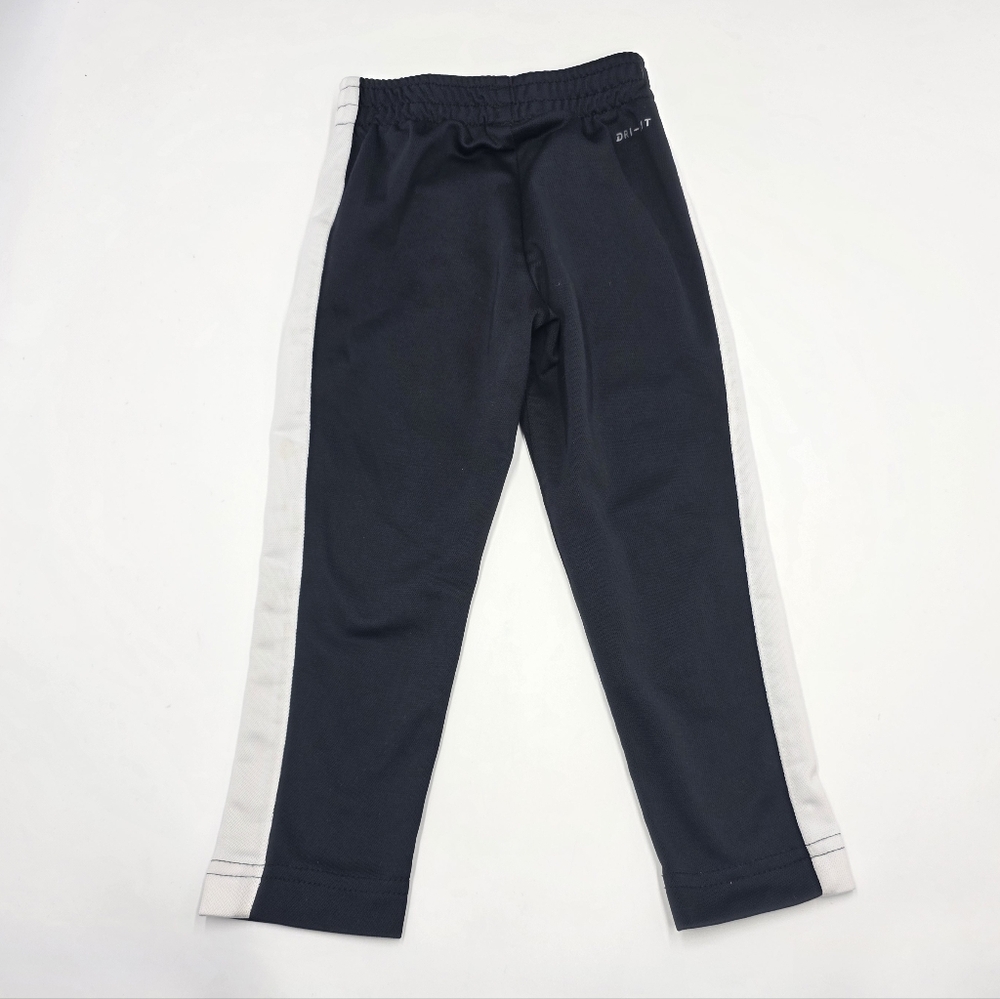 Nike boys' long-sleeved tee and pants size 3T - Picture 5 of 6